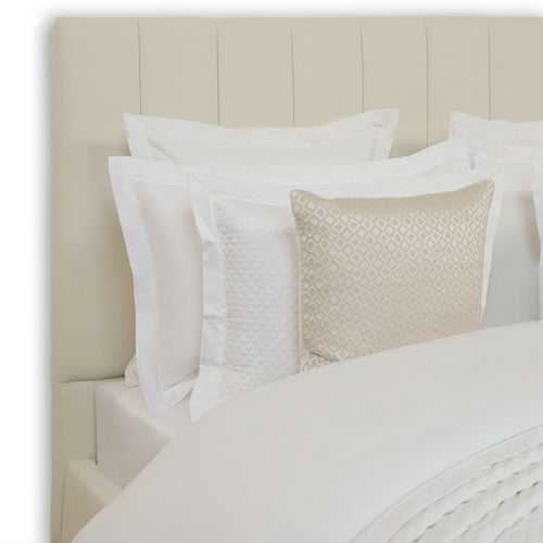Bed - Bouclé Babson