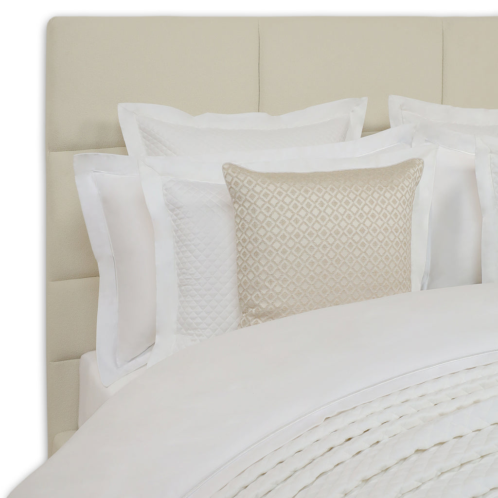 Bed - Bouclé Panos
