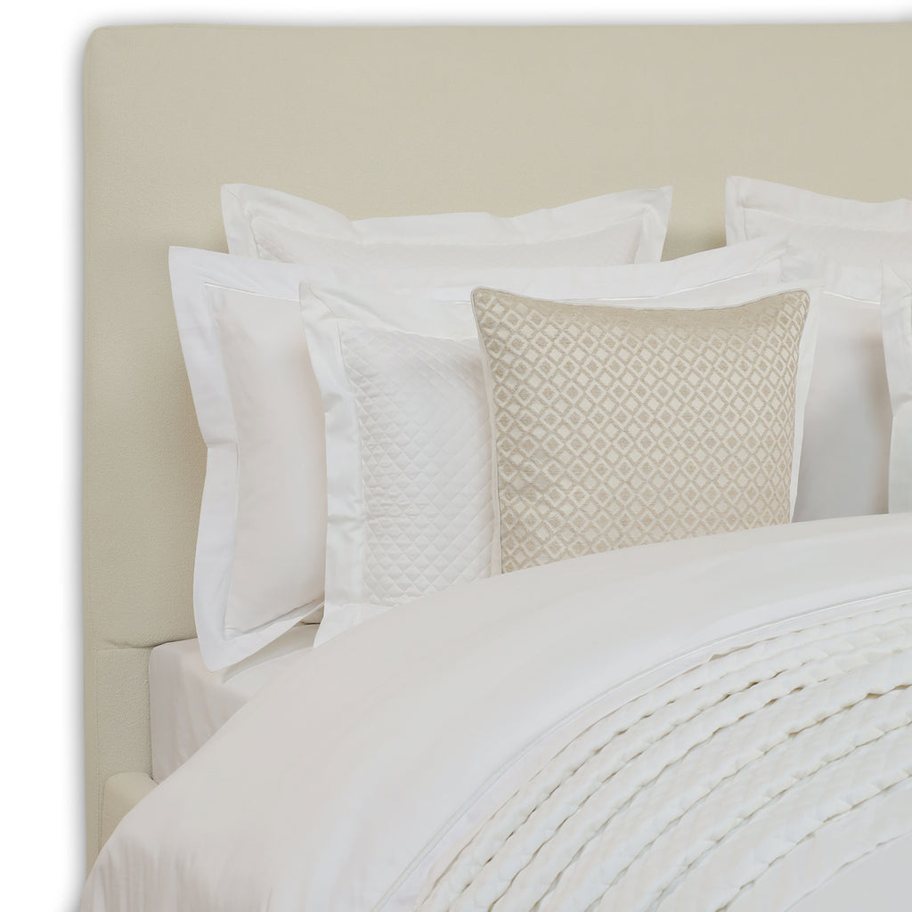 Bed - Bouclé Rafe