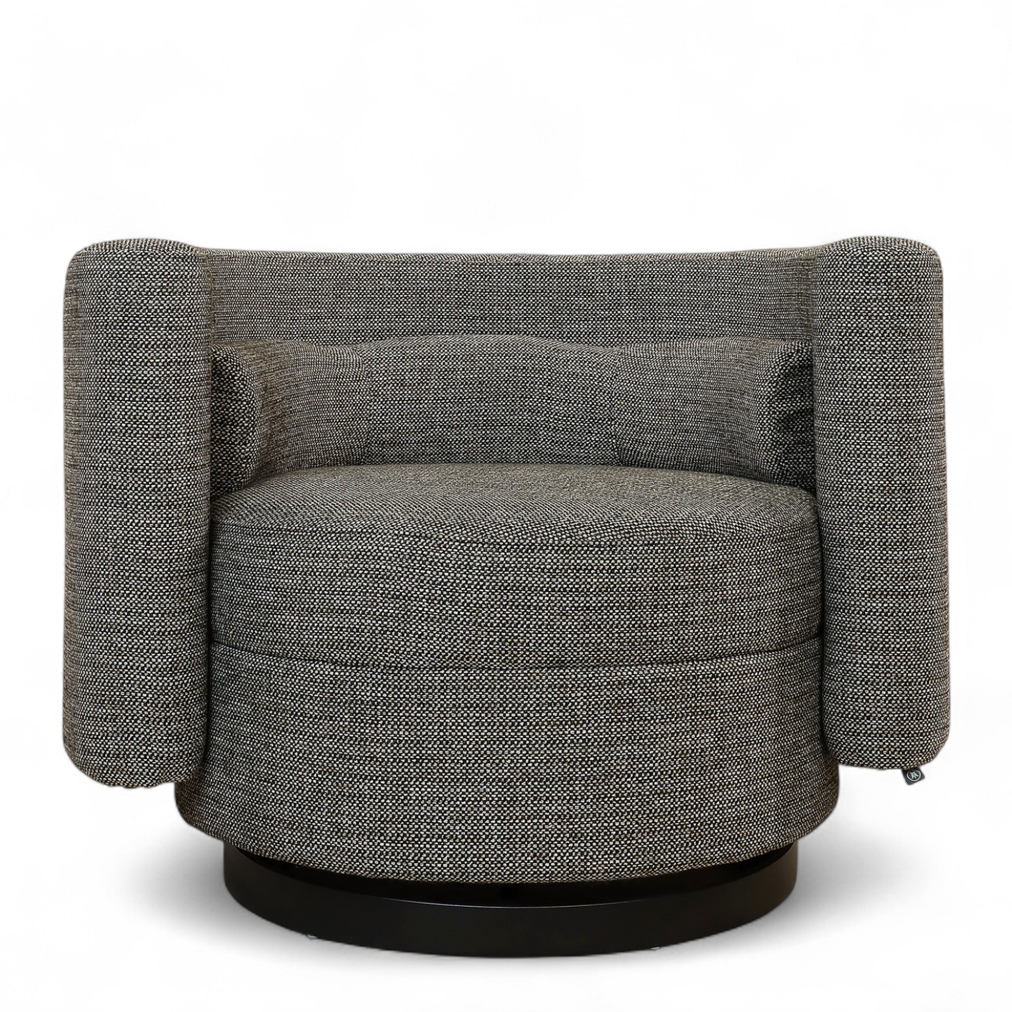 Xander Chair