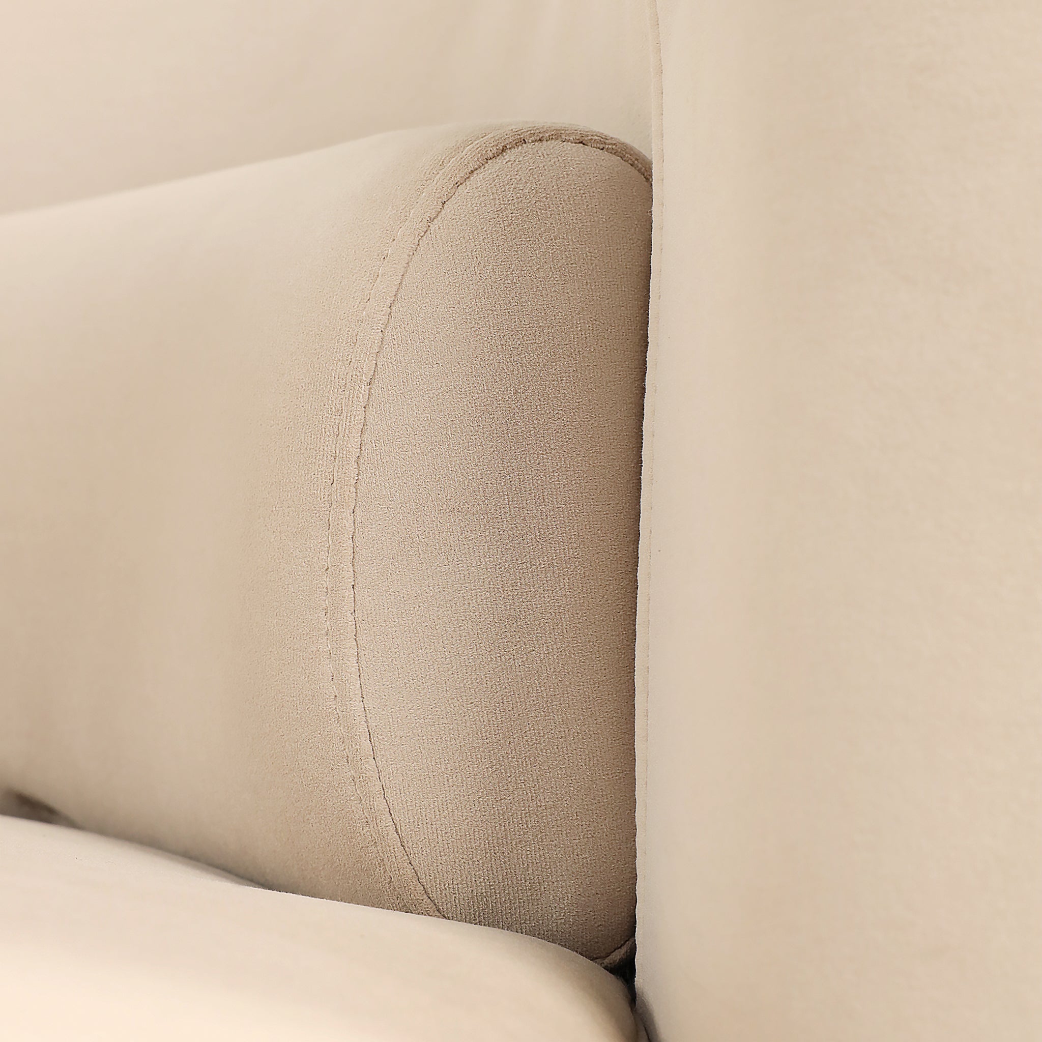 Xander - Bouclé Sofa