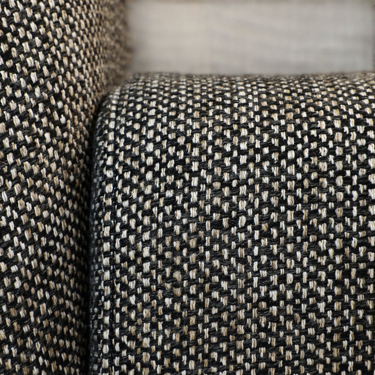 Maua Swivel Armchair Lounge Chair