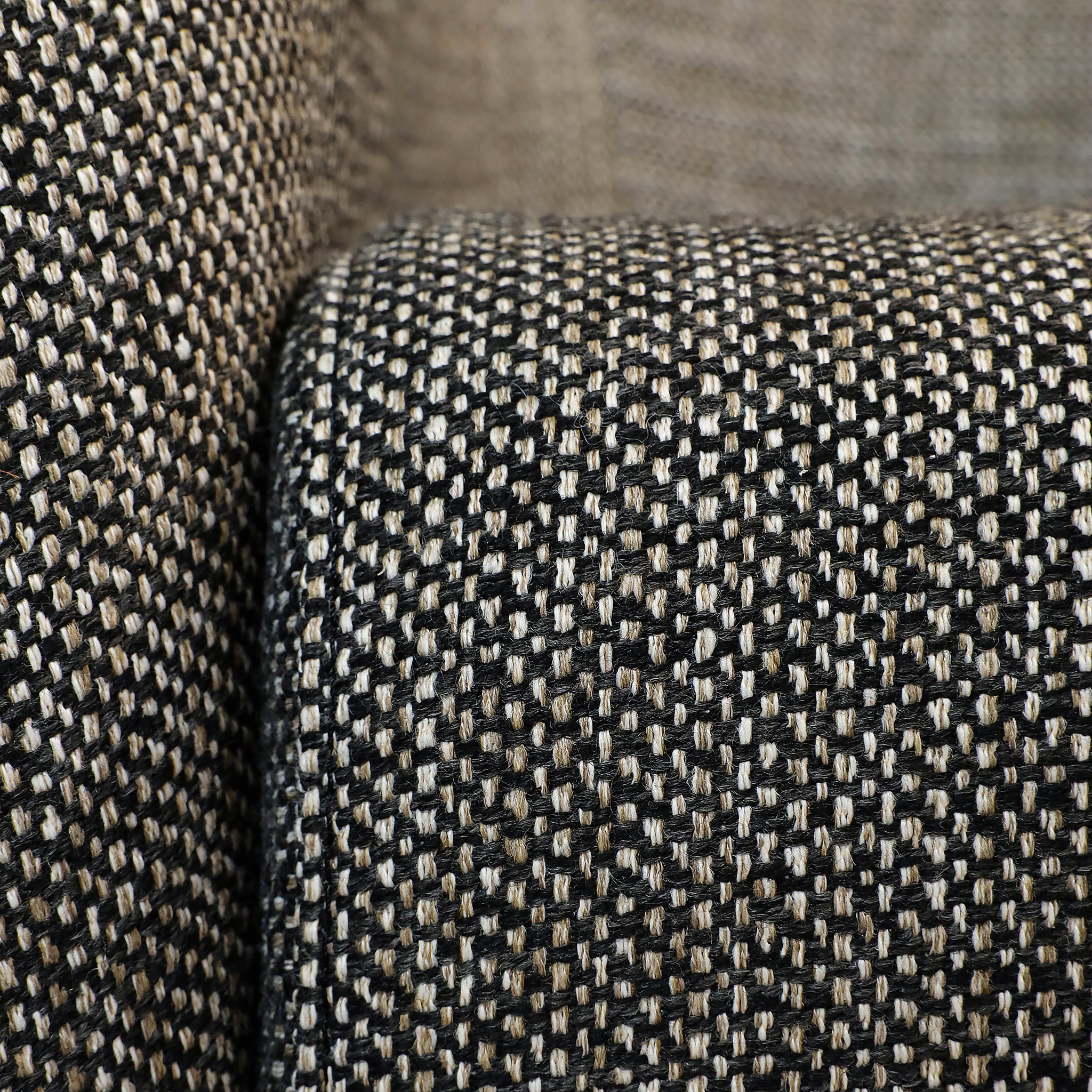 Maua Swivel Armchair Lounge Chair
