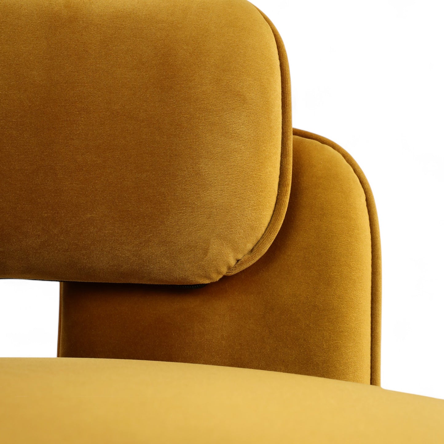Bassett Armchair Lounge Chair