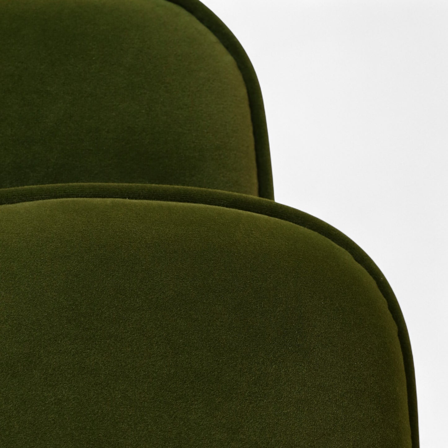 Bassett Armchair Lounge Chair